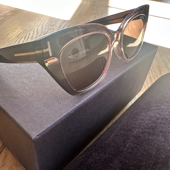 Tom Ford 52 mm Sunglasses in Havana Brown Cat eye main image 4
